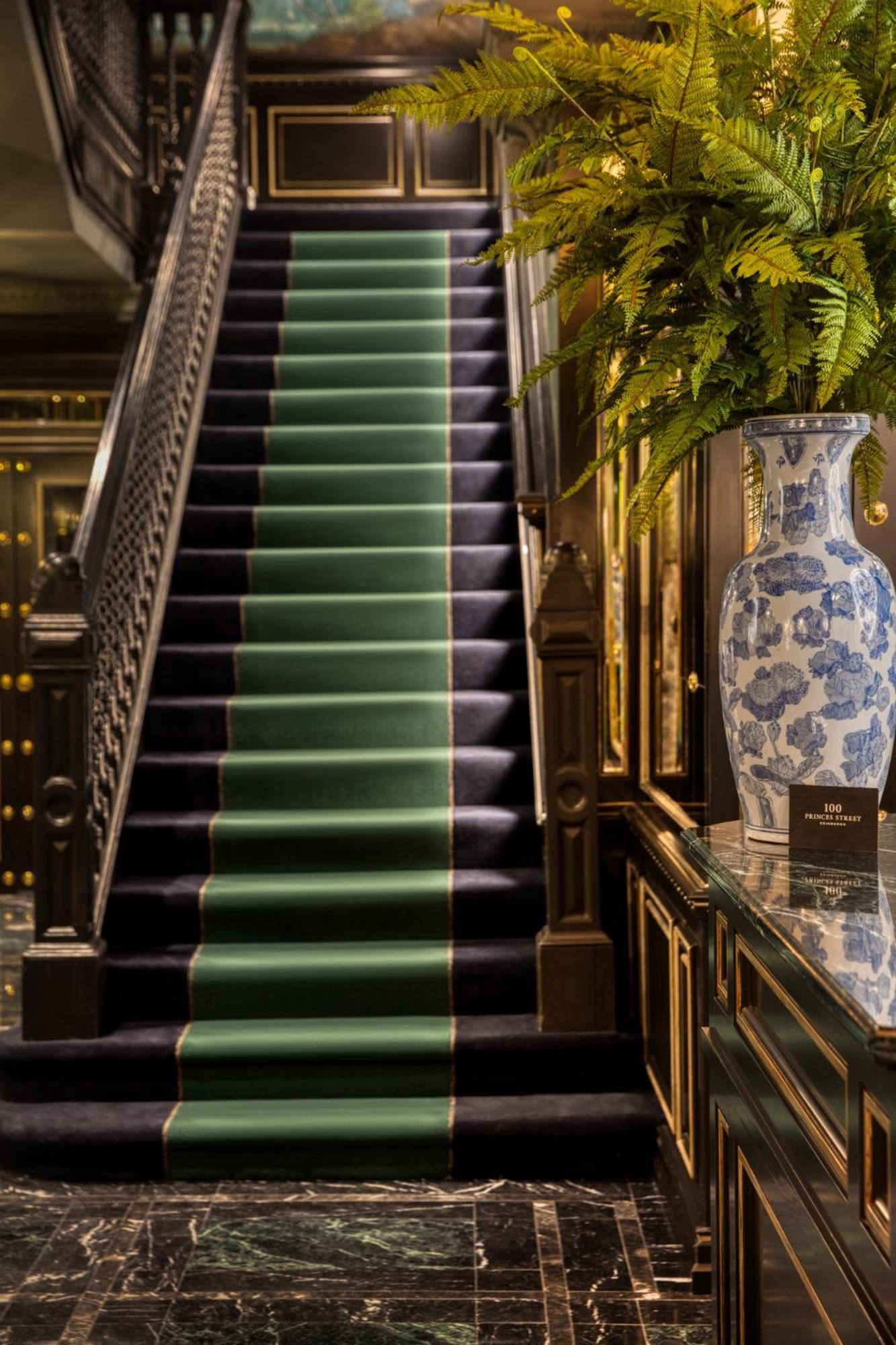 100 Princes Street Отель 5*