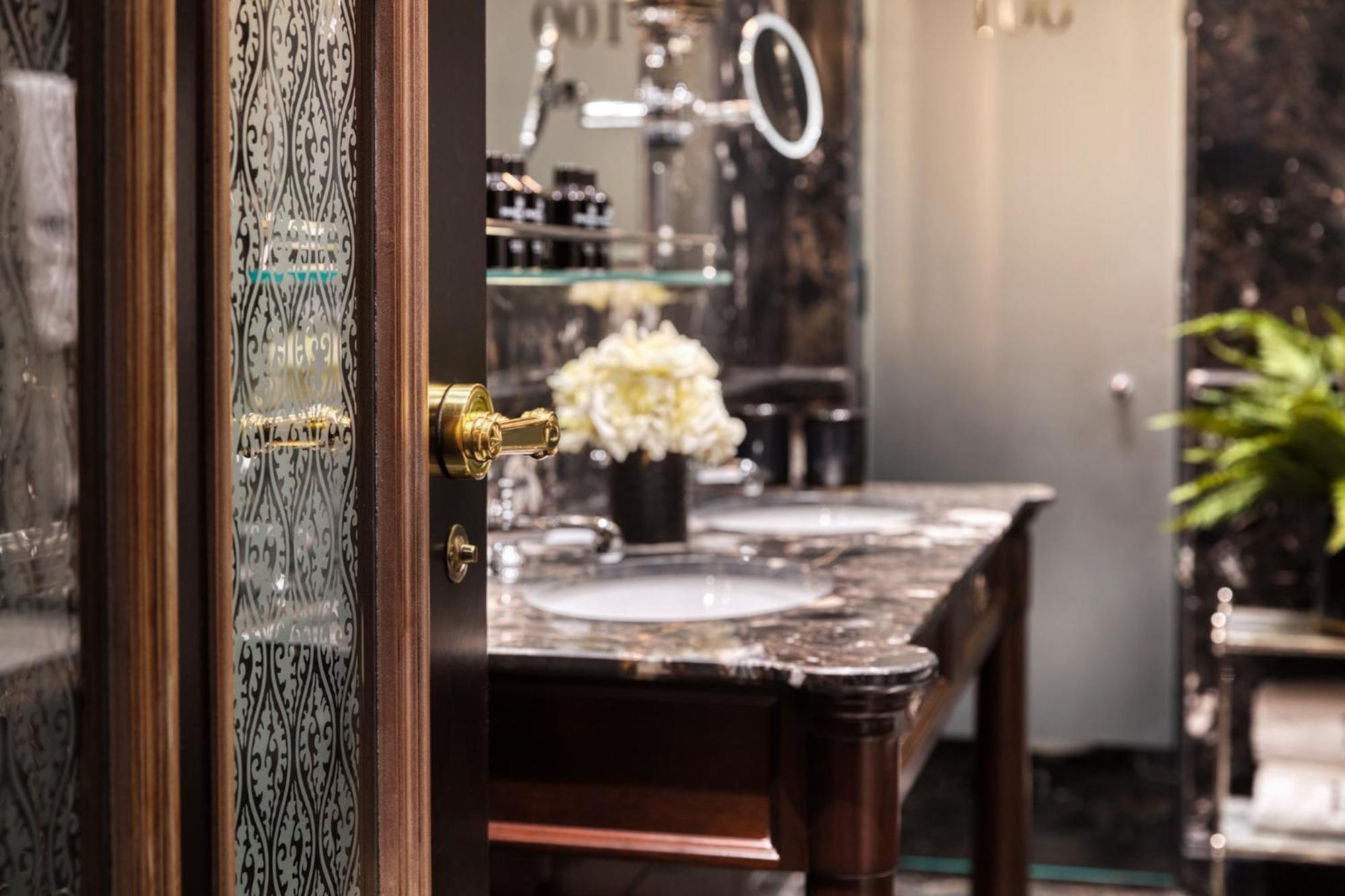 100 Princes Street Отель 5*